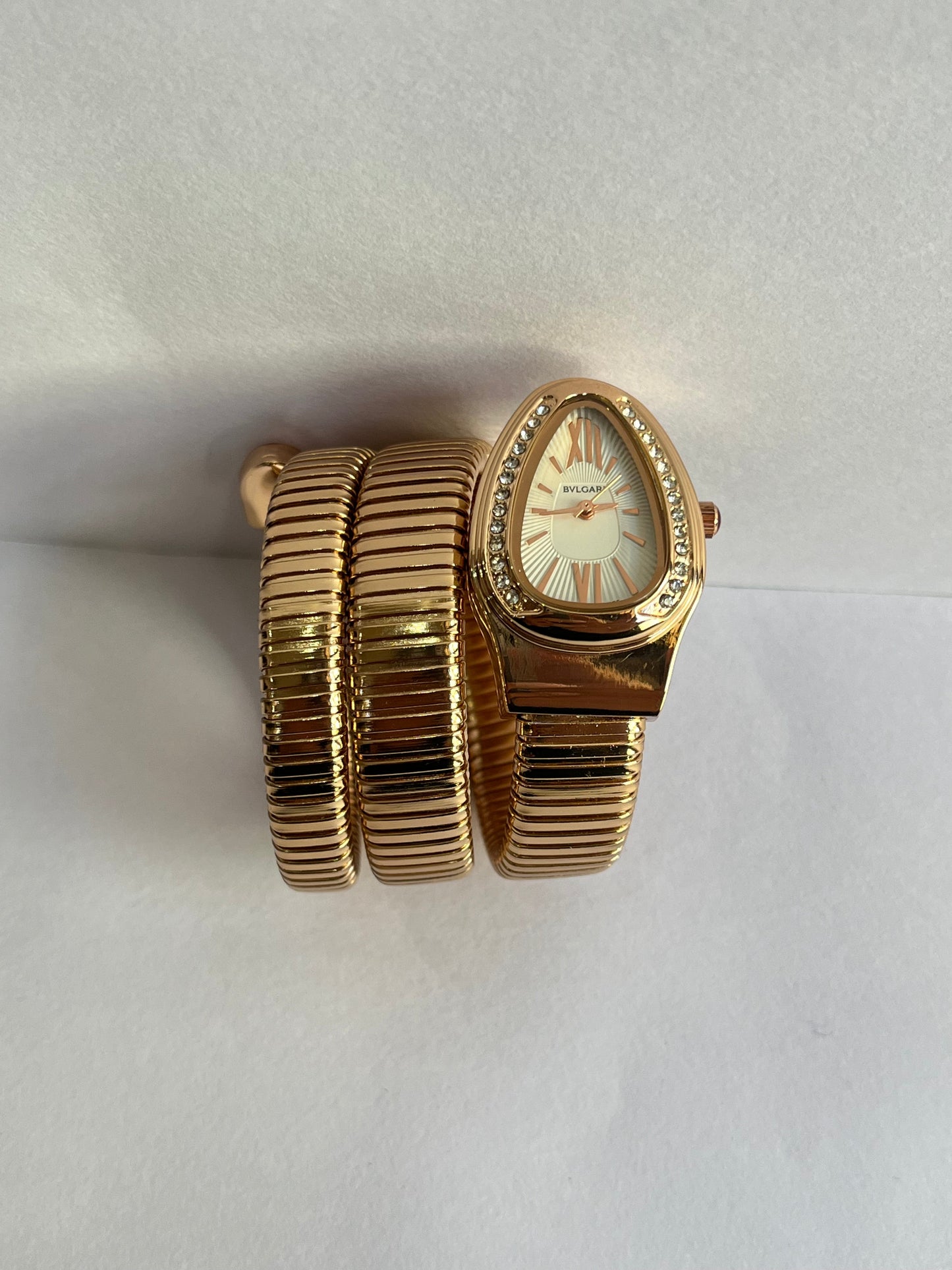 Aurevon Luxury Gold Oval Dial Bracelet Watch with Crystal Bezel