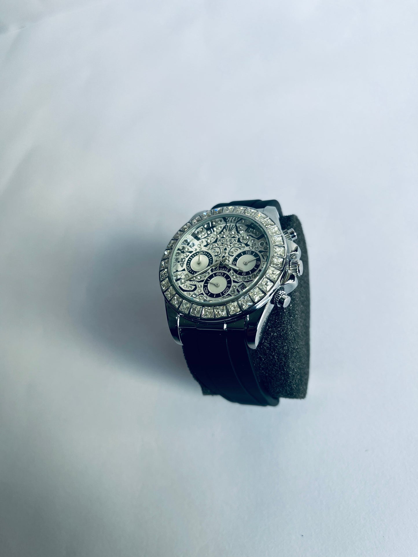 Aurevon Daytona Diamond Bezel Luxury Chronograph Watch with Black Rubber Strap