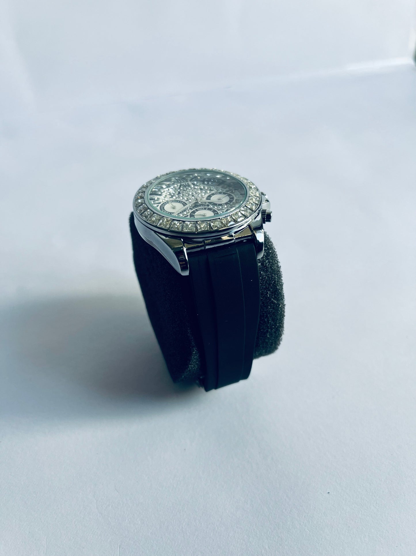Aurevon Daytona Diamond Bezel Luxury Chronograph Watch with Black Rubber Strap